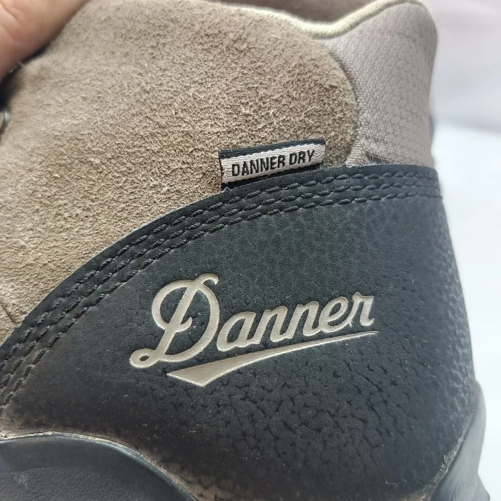 Danner reposhing this
